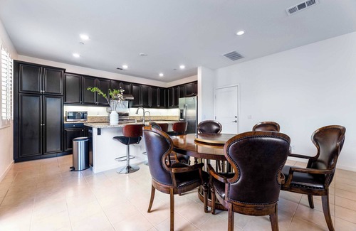 Valle Lindo House | Spacious 1st Floor Suite｜Flexible Lease｜Close to 60 Fwy｜Family Focused #41628
