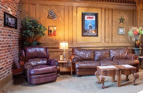 Lexington Apartment | Spacious 2,200 sq/ft Suite in Center of Lexington! Lake View, Balconies & More!