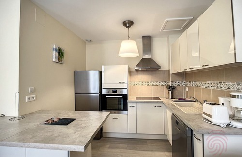 Lamalou-les-Bains Apartment | Spacious 2-Bedroom Apartment with Modern Amenities, 50m from City Center and Thermes in Lamalou