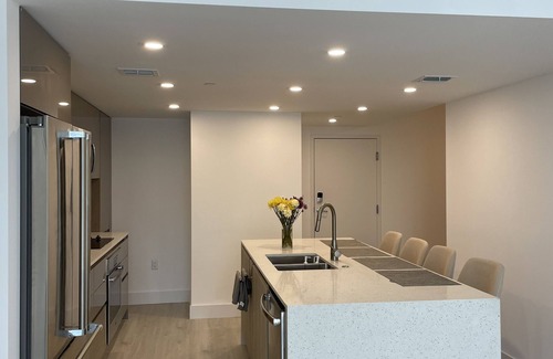 North Miami Apartment | Spacious 2 Bedroom, 2 Bathroom condo with heated outdoor pool and jacuzzi!