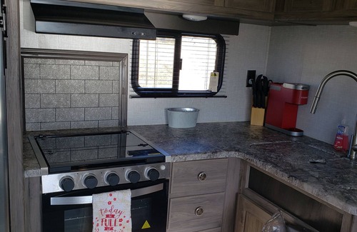 Belton House | Spacious 2 bed 1.5 bath RV