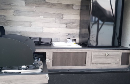 Belton House | Spacious 2 bed 1.5 bath RV