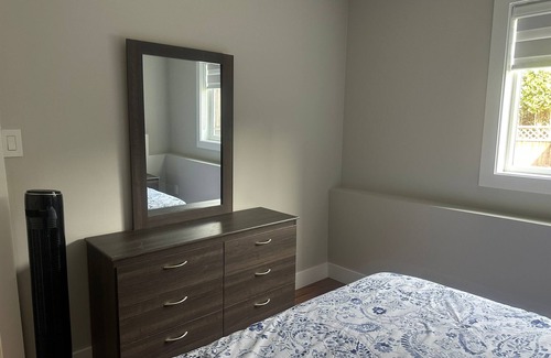 Townline Hill House | Spacious 2 bed 1 bath suit in West Abbotsford