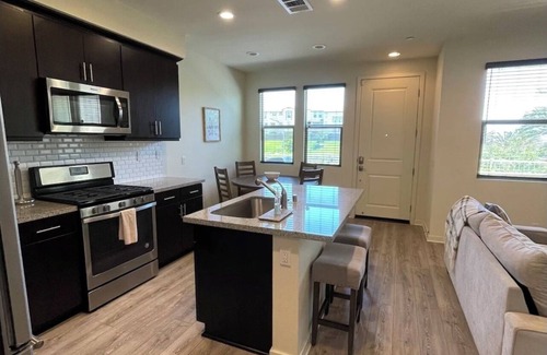 Otay Ranch House | Spacious 2 bed/2.5 bath Townhome in Otay Ranch, Chula Vista