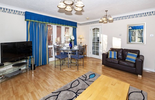 Basingstoke Apartment | Spacious 2 bed 2 bath