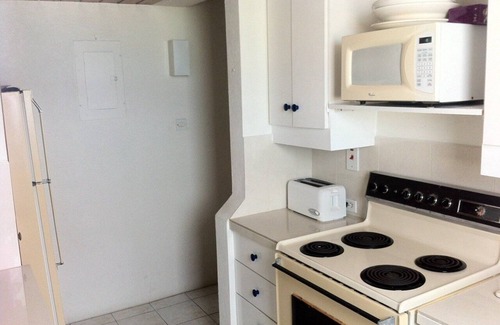 Hastings Apartment | Spacious 2 Bed 2 Bath Condo Across From The Beach