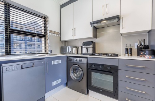 Umhlali Apartment | Spacious 2-Bed Apart w/Gas BBQ, Pool and Gym Access