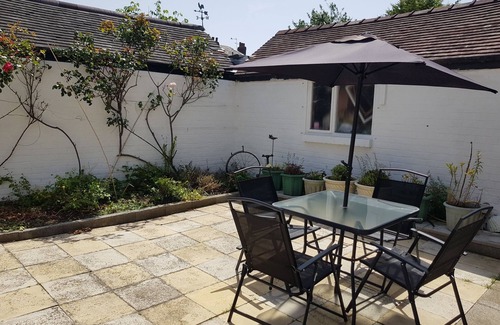Blackpool House | Spacious 2 bed bungalow. Lovely Vacation Home in a quieter area of Blackpool .