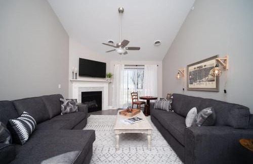 Bettendorf Apartment | Spacious 2 bed Condo with Office