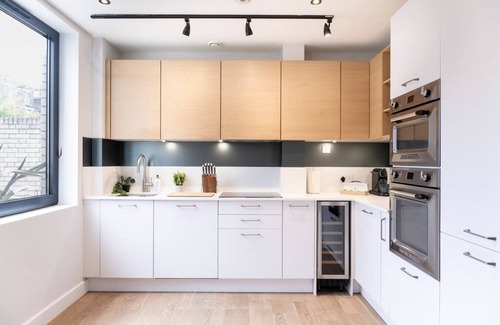 Kentish Town Apartment | Spacious 2 Bed/2.5 Bath Flat - Quiet and Central
