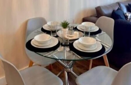 Rotherham Condo | Spacious 2 bedroom Catterick Flat | Free Parking
