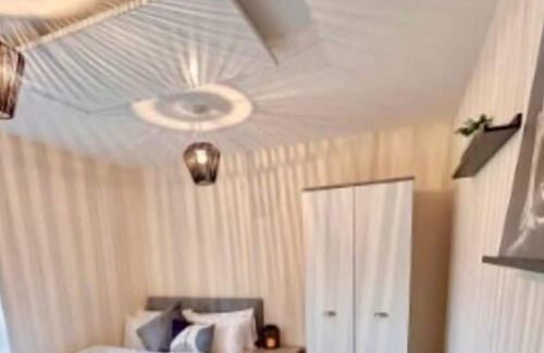 Rotherham Condo | Spacious 2 bedroom Catterick Flat | Free Parking