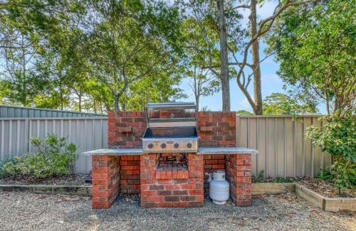 Surf Beach House | Spacious 2-Bed Townhouse with BBQ by the Beach