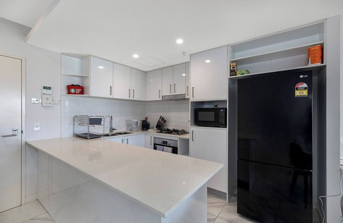 Woolloongabba Apartment | Spacious 2 bedroom Apartment Near PA Hospital