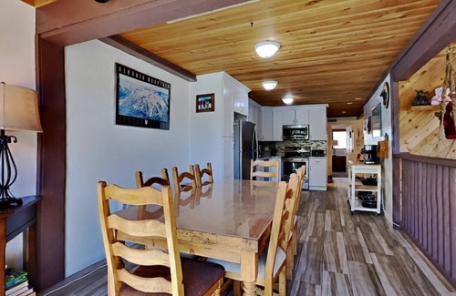 Mammoth Lakes Condo | Spacious 2 Bedroom Condo Great For Friends and Families! Ski Cross Country, Stargazing! (Unit 515 at 1849) by RedAwning