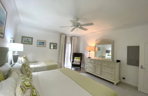 Porters Resort | Spacious 2 bedroom 2 bathroom sleeps 5, pool, tennis, beach, WiFi GB107
