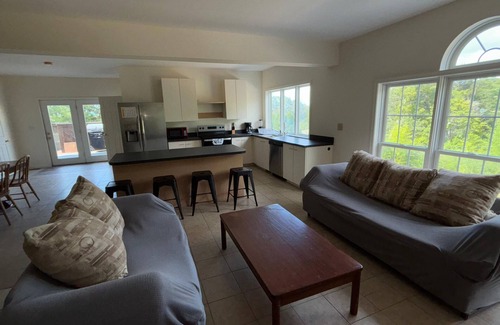 Quincy Apartment | Spacious 2-bedroom Apt Waynesboro, Long term allowed