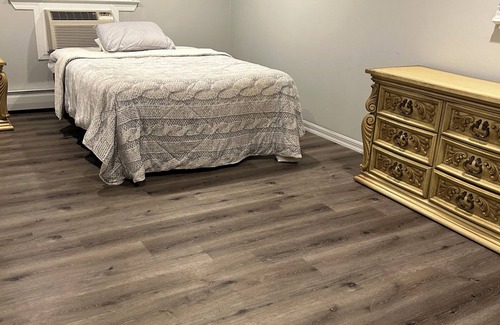 Hauppauge Apartment | Spacious 2-bedroom apartment with AC, WiFi in charming Hauppauge, NY