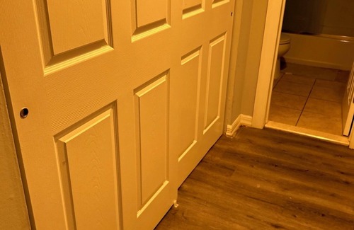 Hauppauge Apartment | Spacious 2-bedroom apartment with AC, WiFi in charming Hauppauge, NY