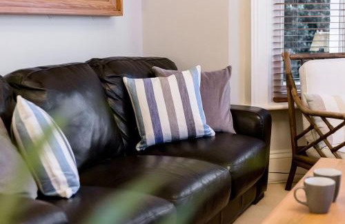 Westbourne Apartment | Spacious 2 Bedroom Apartment in Westbourne