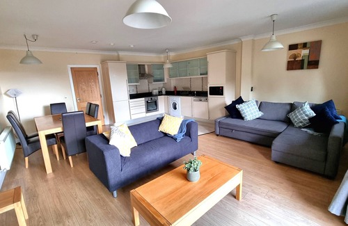 The Liberties Apartment | Spacious 2 Bedroom Apartment with Balcony. Early check-in