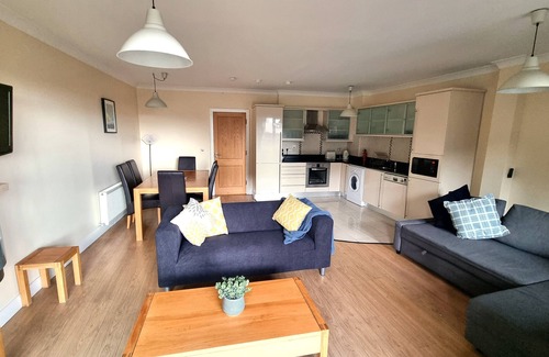The Liberties Apartment | Spacious 2 Bedroom Apartment with Balcony. Early check-in