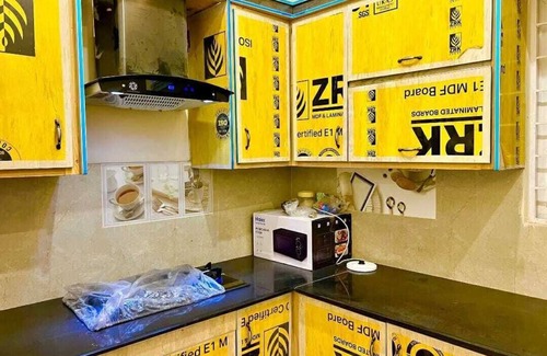 Lahore Apartment | Spacious 2 Bedroom Apartment with AC and Kitchen near Mall Road Lahore