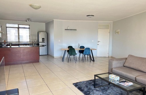 Century City Apartment | Spacious 2 bedroom apartment next to Canal walk with gym and pools