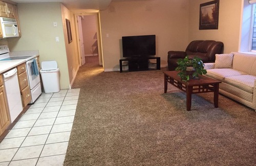 Cedar City Apartment | Spacious 2 Bedroom Basement Apartment w/full Kitchen and large living room. 🚭