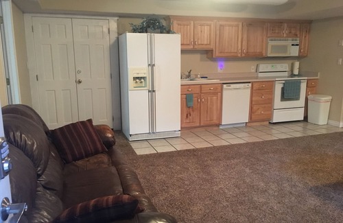 Cedar City Apartment | Spacious 2 Bedroom Basement Apartment w/full Kitchen and large living room. 🚭