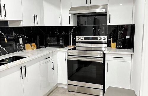 Northeast Edmonton House | Spacious 2-bedroom Basement Hotel Style Unit A in Edmonton