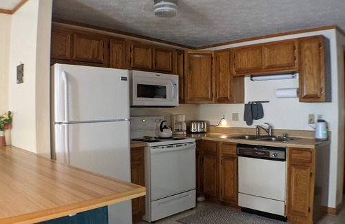 Claysburg Condo | Spacious 2 Bedroom Blue Knob Ski Condo Mountain Getaway