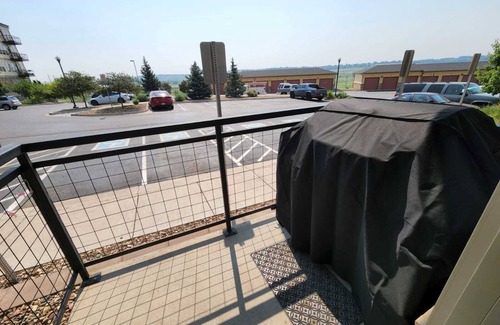 Broomfield Condo | Spacious 2-bedroom condo in Broomfield with hot tub, pool, fitness room, WiFi