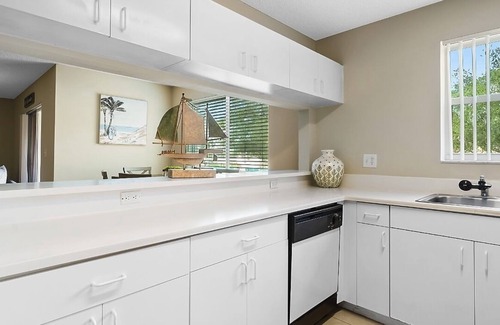 Plantation House | Spacious 2 Bedroom Condo-Townhome - SAWGRASS MALL