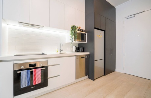 Newton Apartment | Spacious 2 Bedroom Close to City and Sky Tower