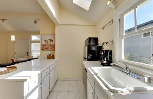 Downtown North Apartment | Spacious 2 bedroom Entire Apartment Unit #10