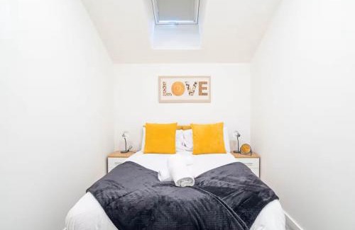 Bradford Apartment | Spacious 2-Bedroom Flat in Bradford