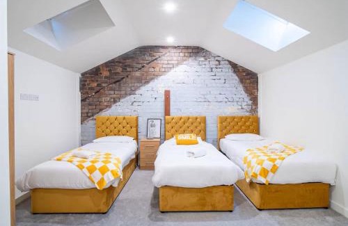 Bradford Apartment | Spacious 2-Bedroom Flat in Bradford