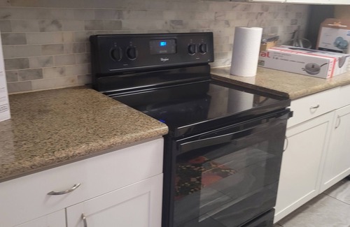Houston House | Spacious 2-bedroom house with WiFi and AC in awesome Houston. A Home for You!