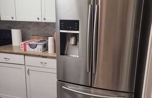 Houston House | Spacious 2-bedroom house with WiFi and AC in awesome Houston. A Home for You!