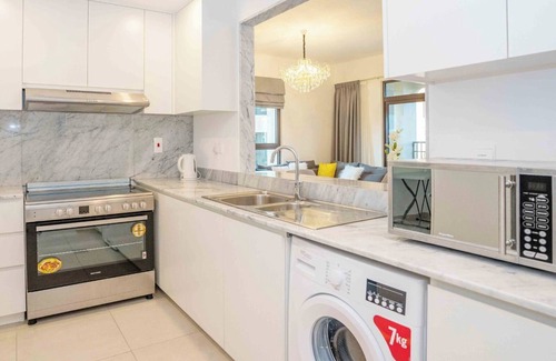 Umm Suqeim 3 Apartment | Spacious 2-Bedroom + Maids' Room, Facing Burj Al Arab & Steps from the Beach