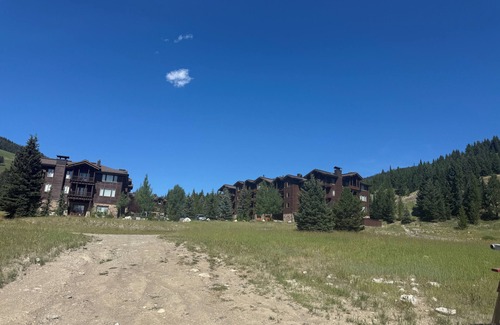 Big Sky Condo | Spacious 2-bedroom Ski in/Ski out condo in beautiful Big Sky, Montana.