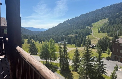 Big Sky Condo | Spacious 2-bedroom Ski in/Ski out condo in beautiful Big Sky, Montana.