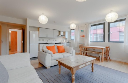 Clissold Apartment | Spacious 2 Bedroom Stoke Newington Flat