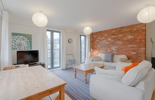 Clissold Apartment | Spacious 2 Bedroom Stoke Newington Flat