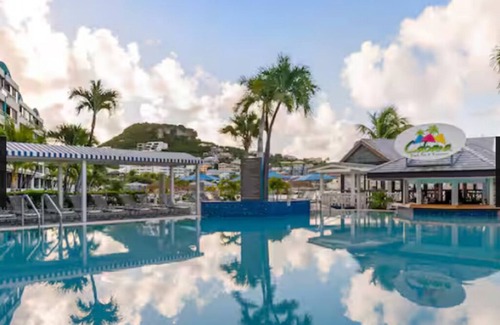 Little Bay Apartment | Spacious 2-bedroom ocean view hotel suite with kitchen, balcony in Philipsburg