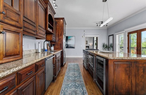 Westside North Apartment | Spacious 2 Bedroom Penthouse w/Skyline Views | 24