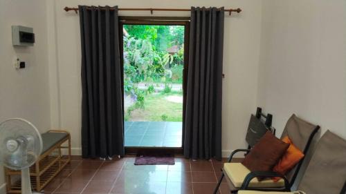 Thong Chai House | Spacious 2-bedroom villa near beach