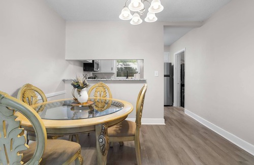 Forest Acres House | Spacious 2 Bedroom walking distance to shopping and Dining.