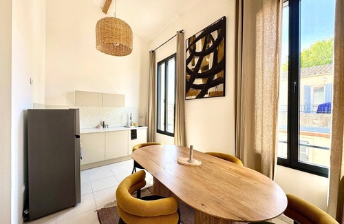 Cadereau Apartment | Spacious 2 bedrooms - fully equiped, A/C